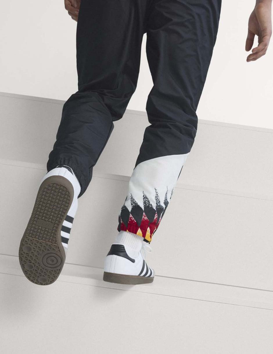 Pants regular FIFA World Cup con elástico para hombre