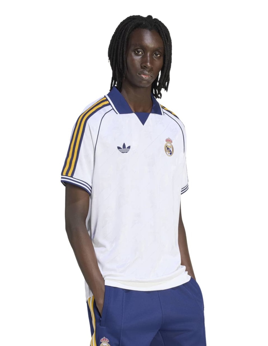 Playera real cuello camisero para hombre