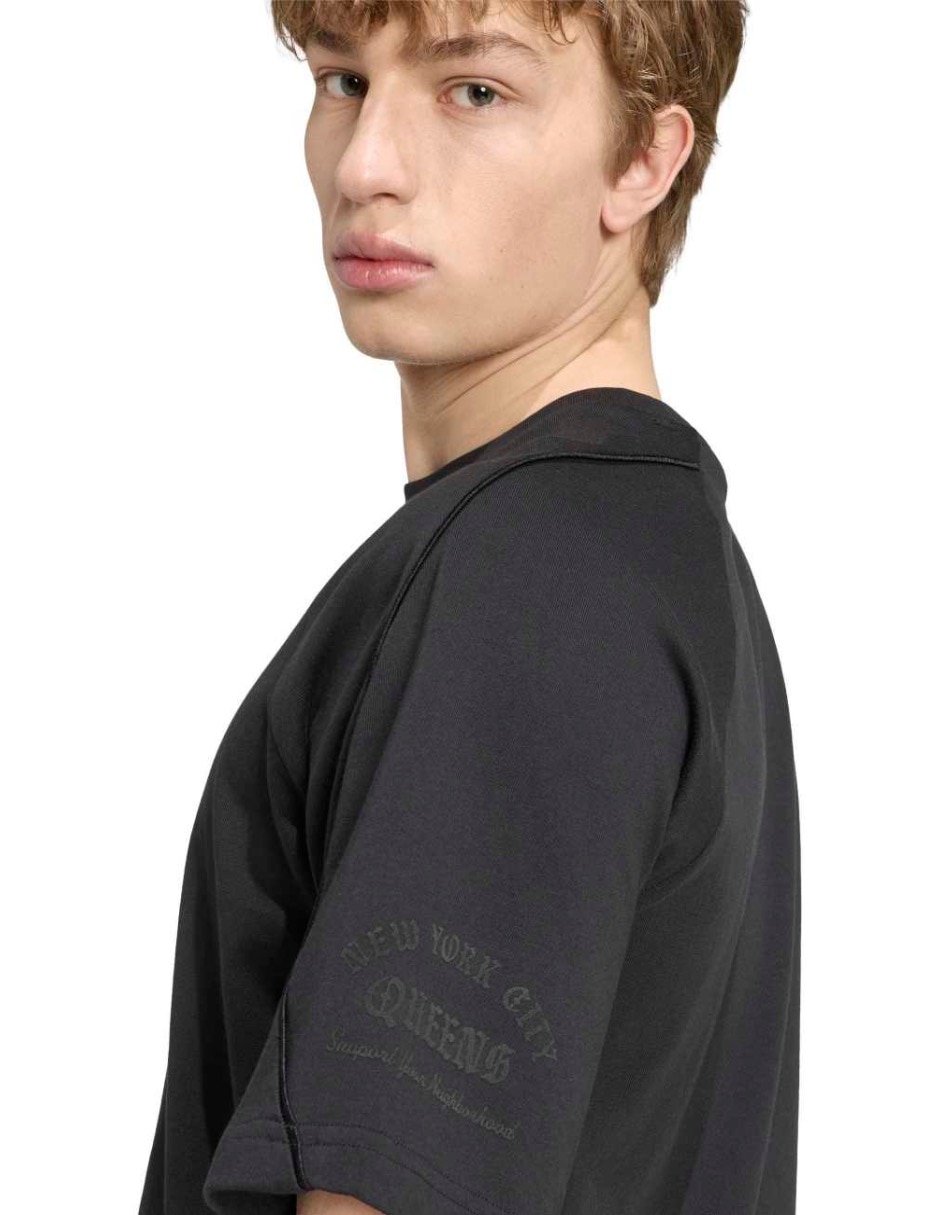 Playera Brand Collaboration cuello redondo para hombre 4
